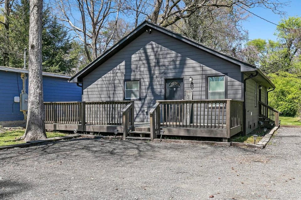 2BR Duplex Peaceful Stay 25 Mins to Atlanta Apartment in Austell