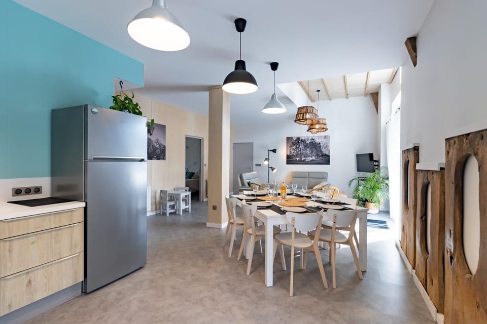 Property building, Kitchen or kitchenette, Living room