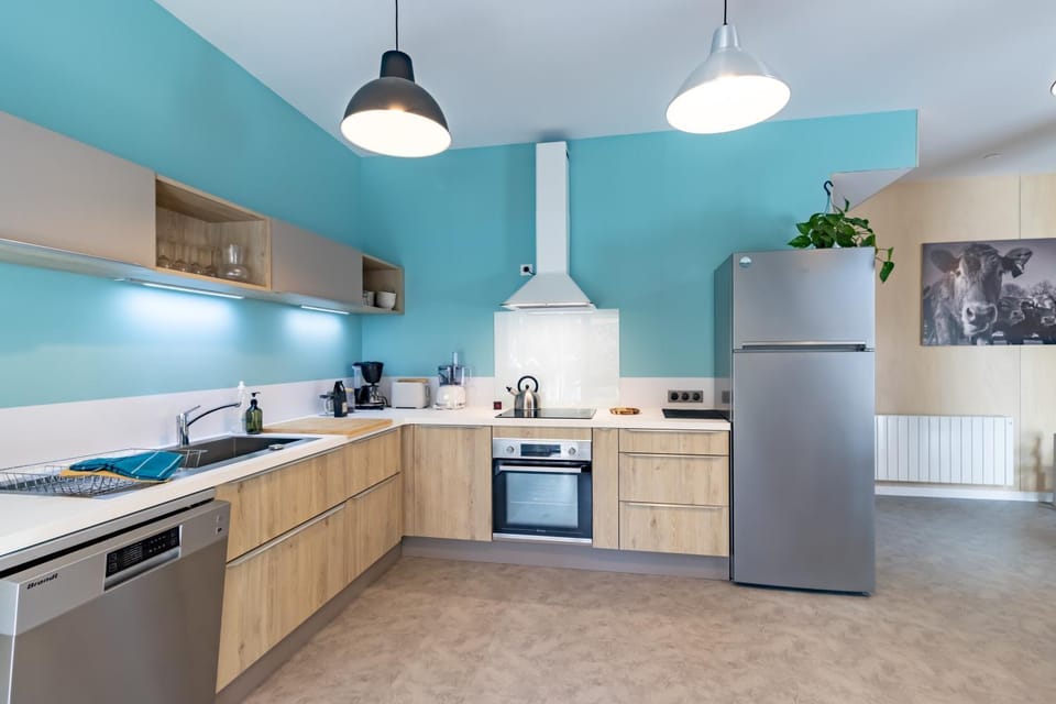 Kitchen or kitchenette, Living room