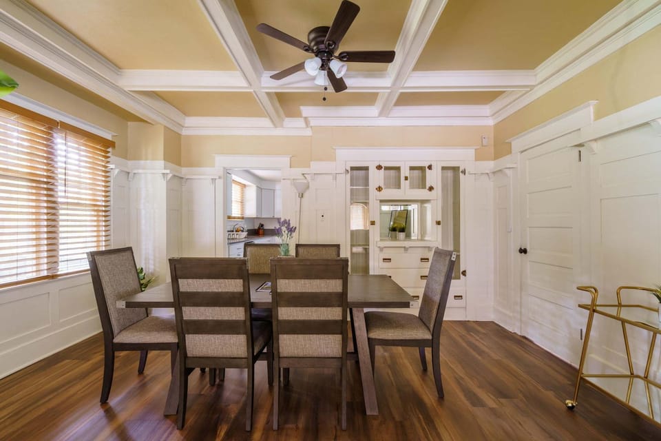 Stay Portland - Heart of Portland! Newly Remodeled, 99 Walk Score House in Portland