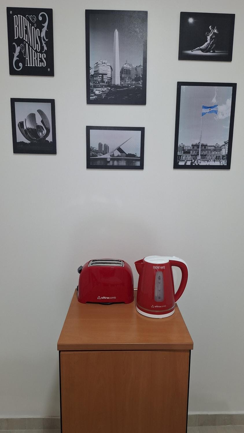 Coffee/tea facilities, Kitchen or kitchenette