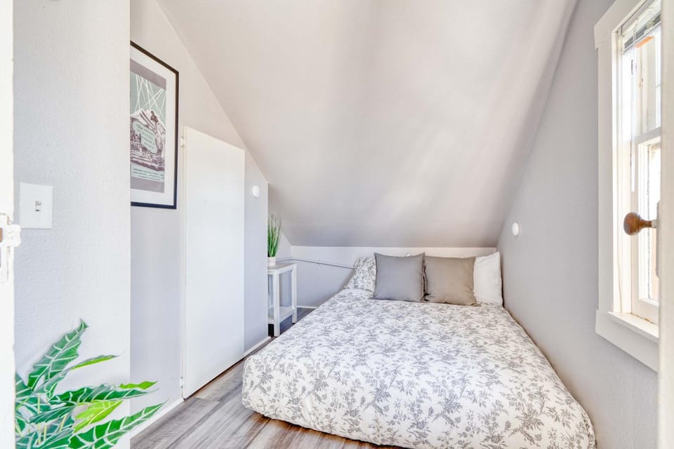 Stay Portland - Luxury Portland Gem! 99 Walk Score, New Remodel House in Portland