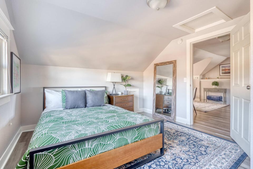 Stay Portland - Luxury Portland Gem! 99 Walk Score, New Remodel House in Portland