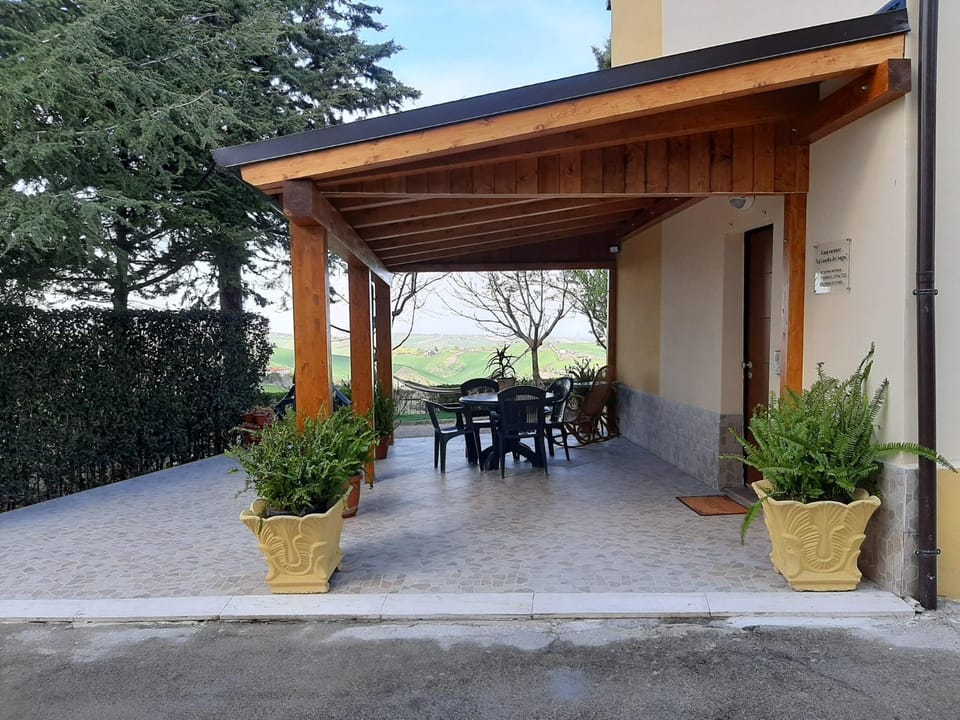 Property building, Patio, Day, Garden, View (from property/room), Balcony/Terrace, Dining area, Garden view