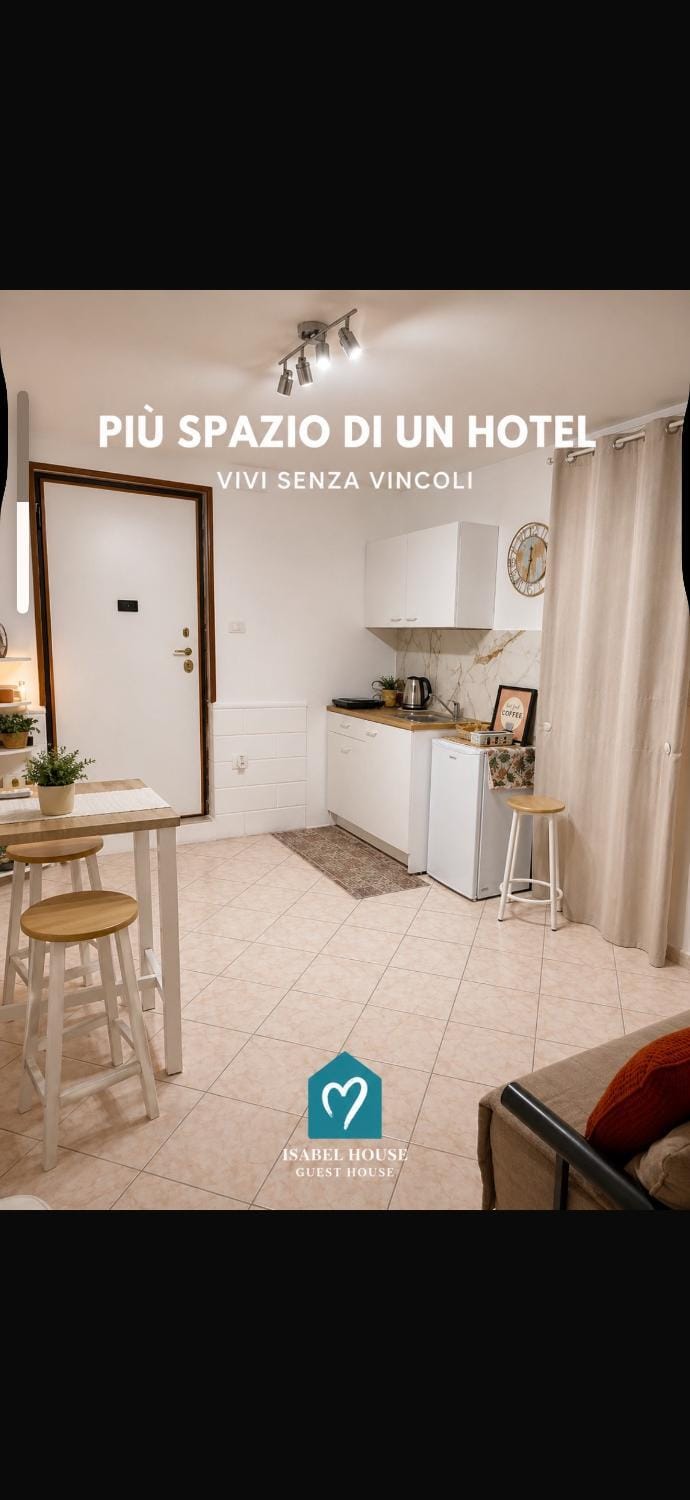 Kitchen or kitchenette, microwave, stove