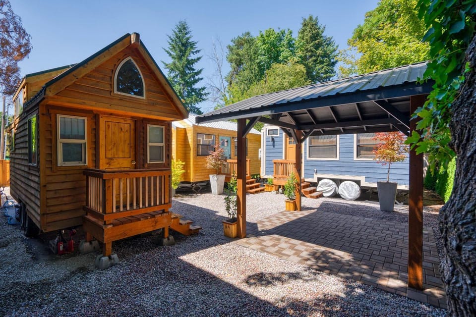 Stay Portland - Restored Farmhouse & Backyard Tiny House Village House in Portland