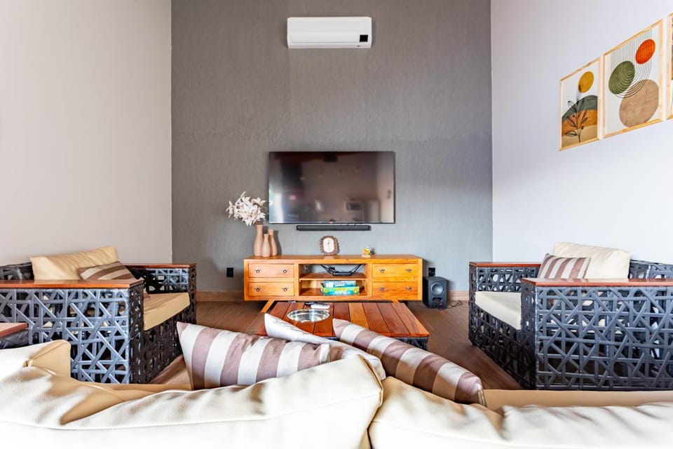 Communal lounge/ TV room, TV and multimedia, Living room, Spa and wellness centre/facilities