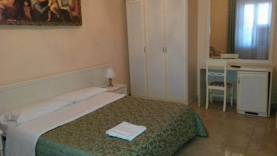 Day, Photo of the whole room