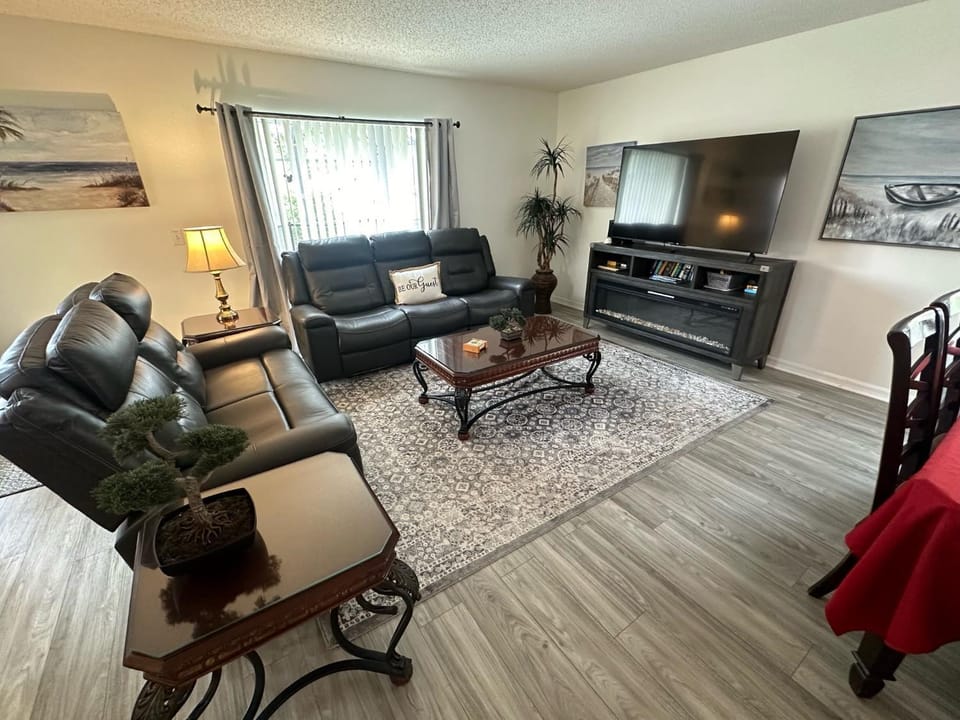 Beautiful 3-Bedroom Pool Villa in Southern Dunes House in Haines City