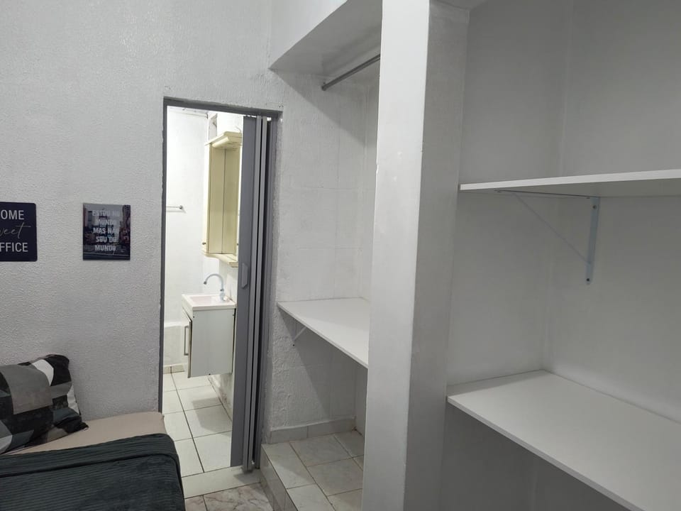 Quarto com Suíte Próximo a estação São Judas Hostel in Sao Paulo City