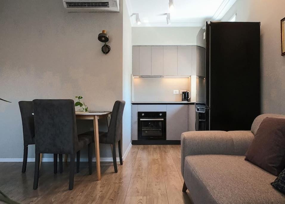 Central flower apartment 2 Apartment in Tirana