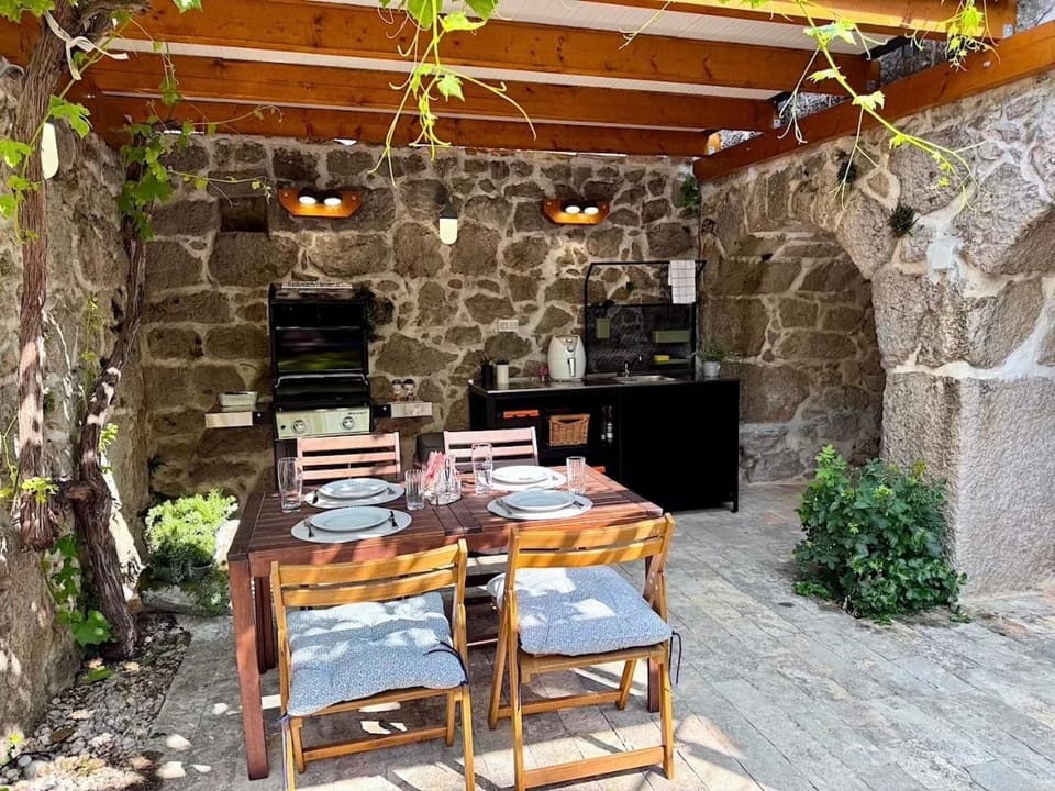 BBQ facilities, Dining area, kitchen