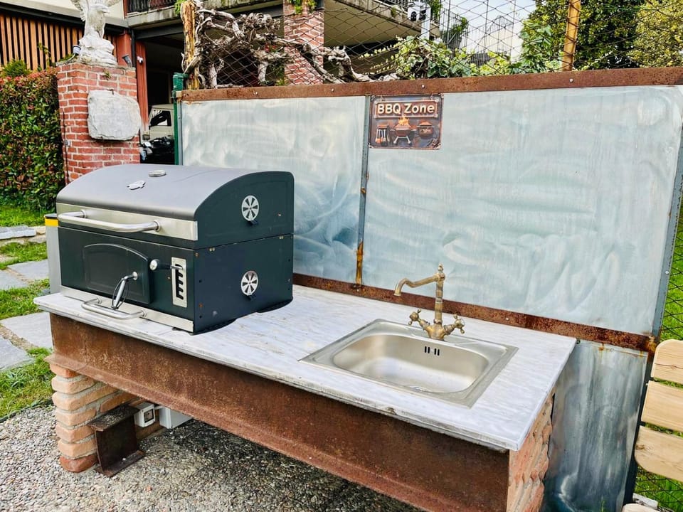 BBQ facilities, Kitchen or kitchenette