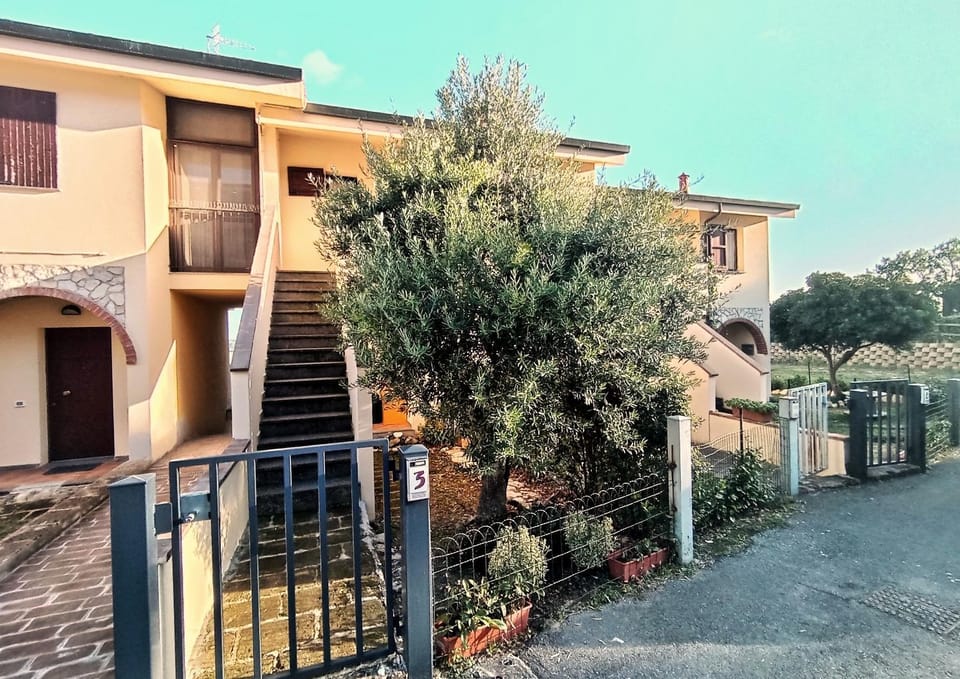 Property building, Garden, Inner courtyard view, pet friendly