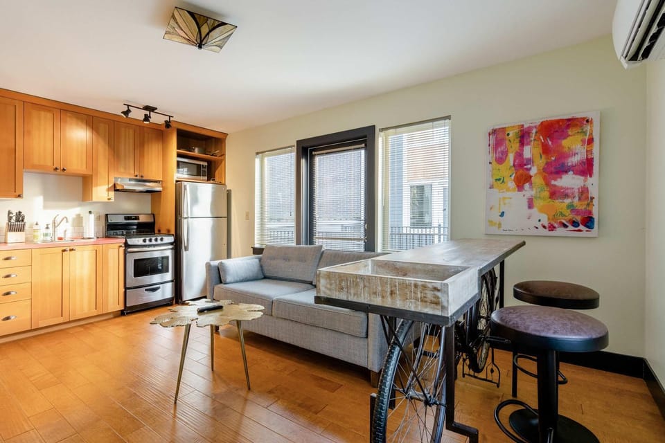 Stay Portland - Color Splash Apartment in the Heart of Portland House in Portland