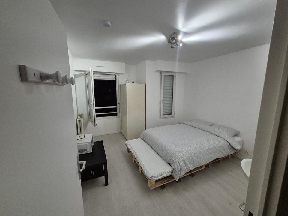 Studio a Suresnes Apartment in Puteaux