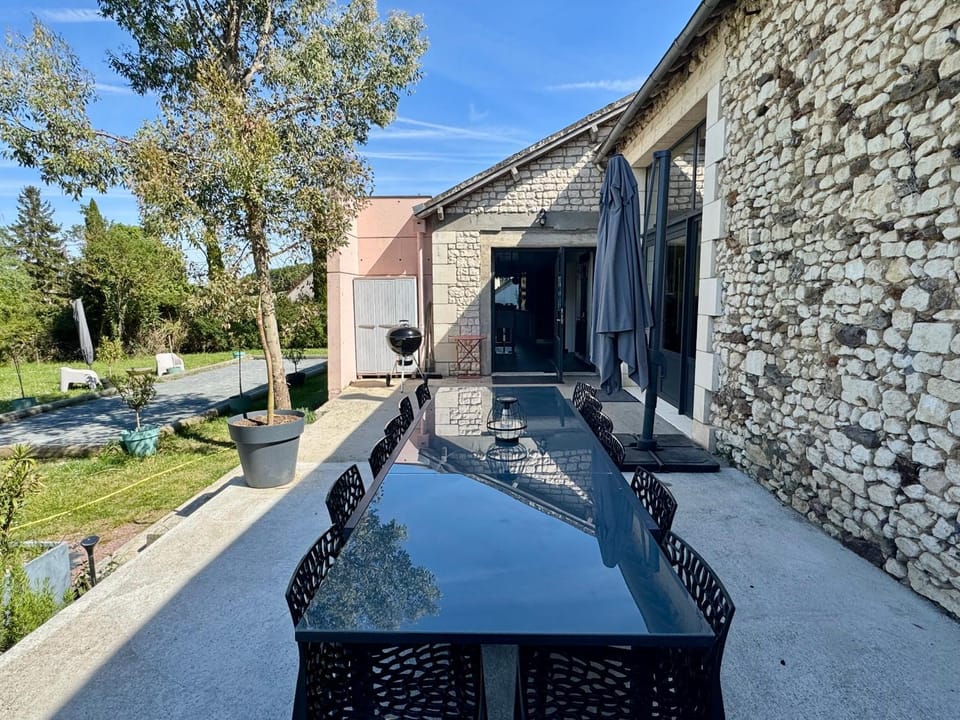 Maison ancienne moderne et design - 6 chambres 6 sdb - avec piscine et grand parc Villa in Nouvelle-Aquitaine