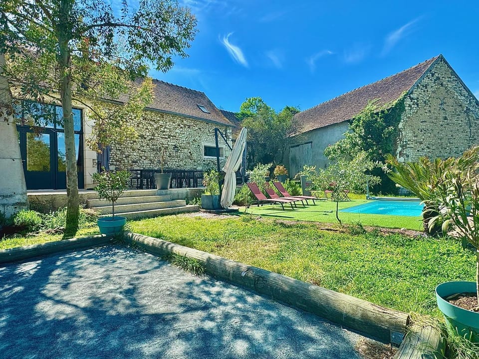 Maison ancienne moderne et design - 6 chambres 6 sdb - avec piscine et grand parc Villa in Nouvelle-Aquitaine