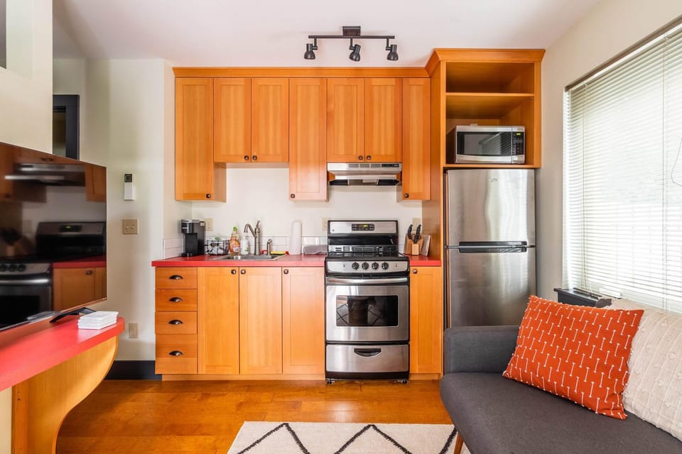 Stay Portland - Perfect Portland Micro By Top Shopping & Dinning House in Portland