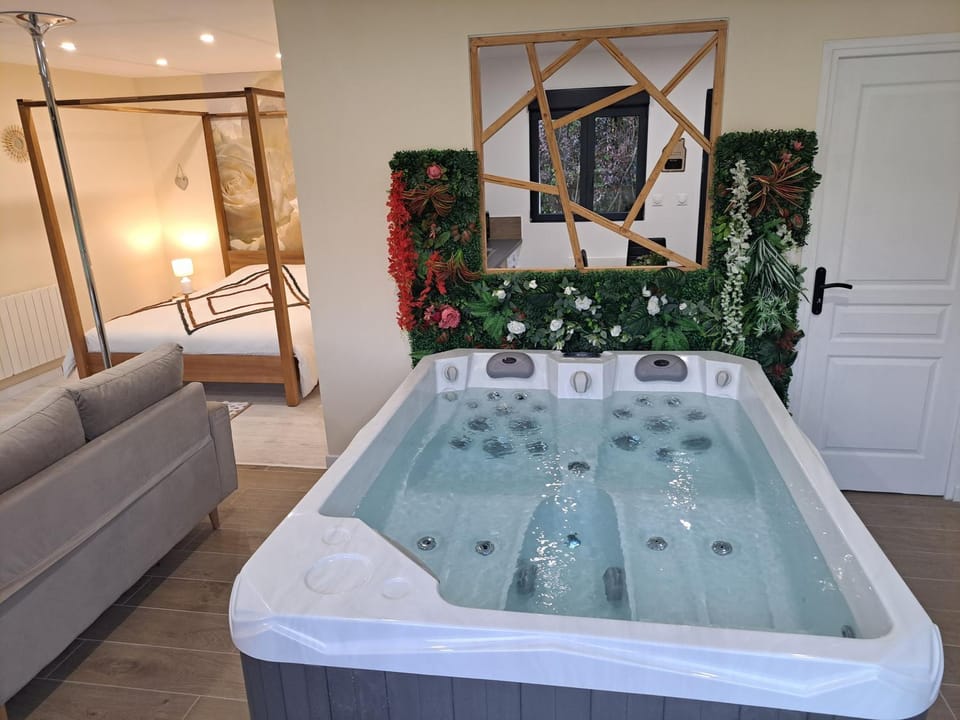 Gîte romantique bohème avec jacuzzi privé - Le gîte d'Agathe Bed and Breakfast in Normandy