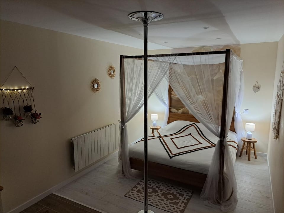 Gîte romantique bohème avec jacuzzi privé - Le gîte d'Agathe Bed and Breakfast in Normandy