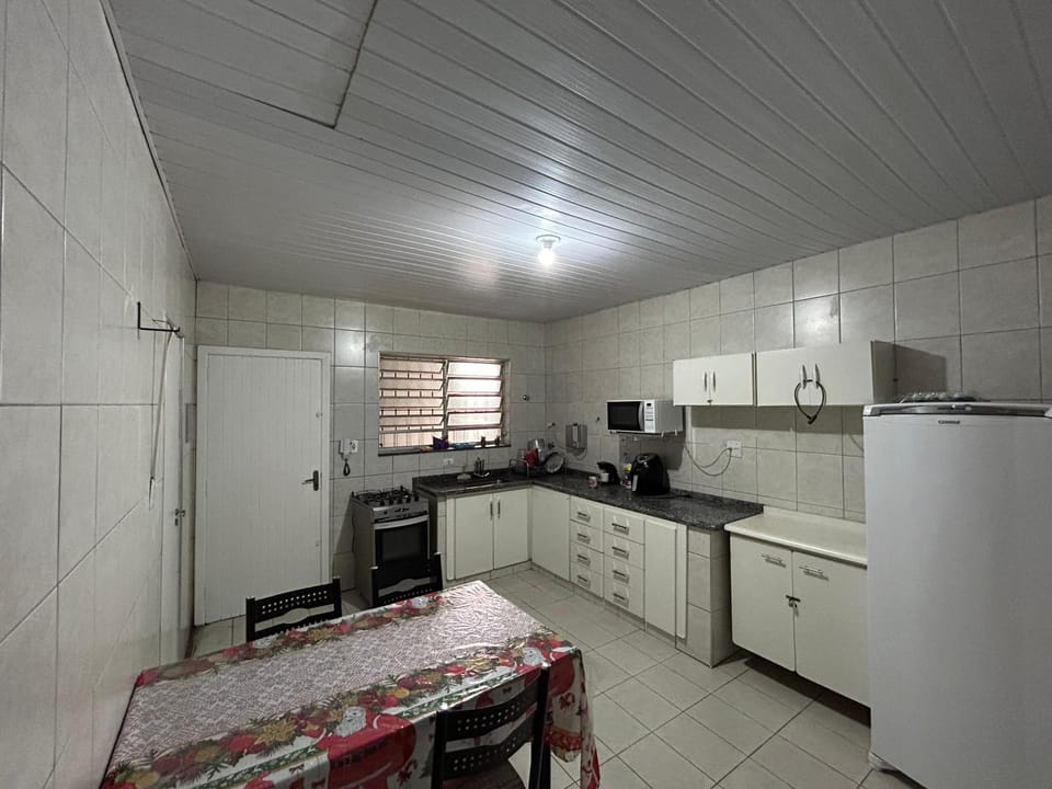 Quarto Privativo Próximo ao Metro e Shopping Plaza Sul Hostel in Sao Paulo City