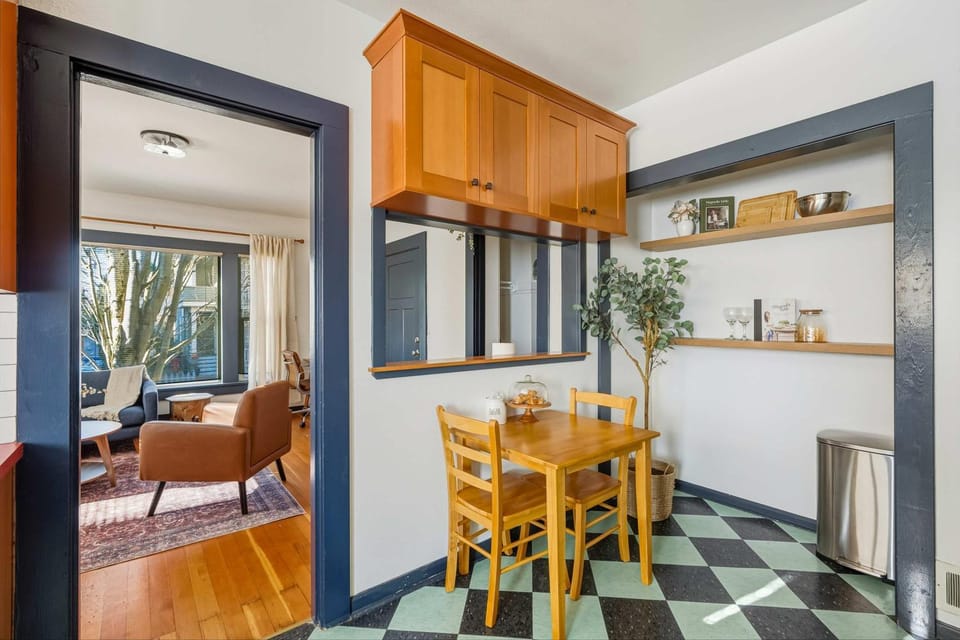 Stay Portland - Perfectly Restored Craftsman - Eateries & Coffee House in Portland