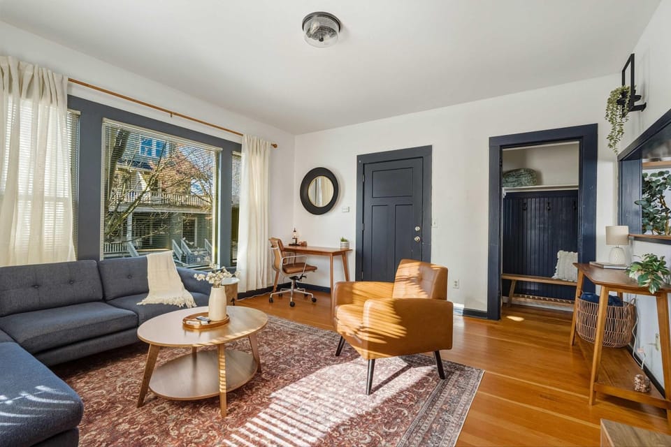 Stay Portland - Perfectly Restored Craftsman - Eateries & Coffee House in Portland