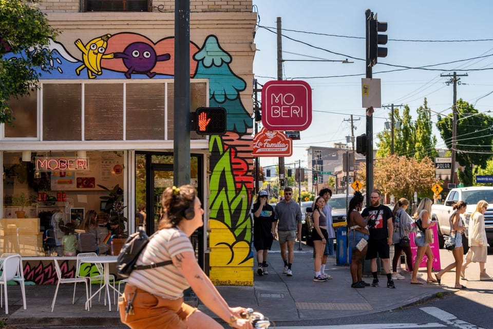 Stay Portland - Spacious Restored Craftsmen - Craft Beer & Coffee House in Portland