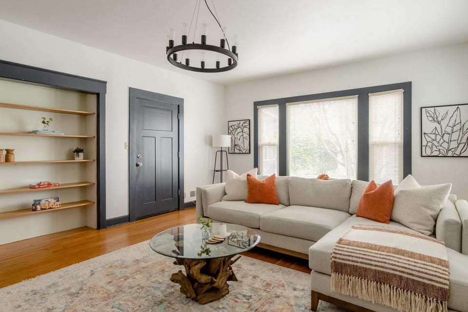 Stay Portland - Spacious Restored Craftsmen - Craft Beer & Coffee House in Portland