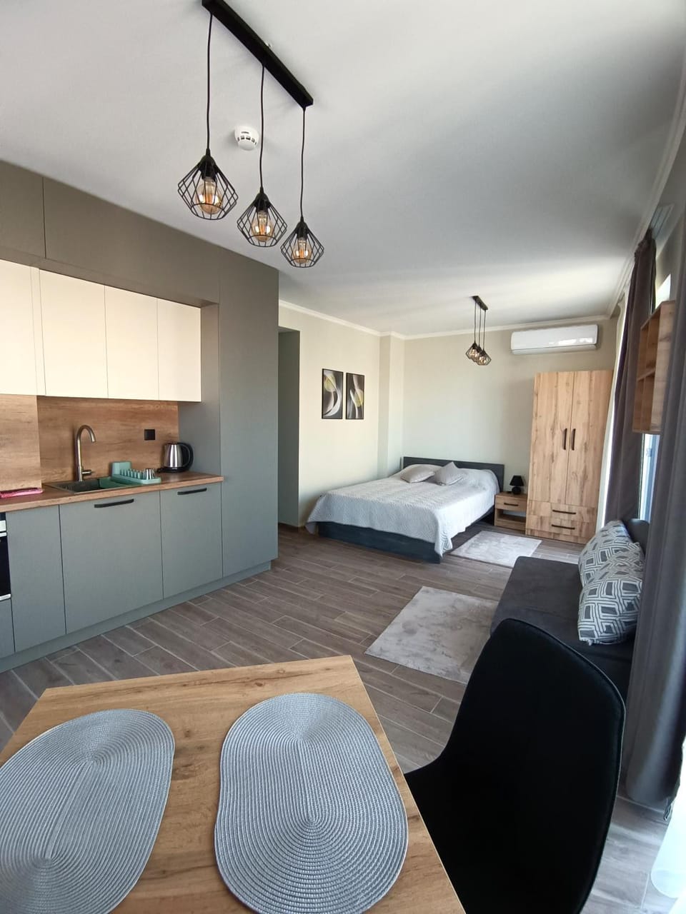 Bed, Kitchen or kitchenette, Photo of the whole room