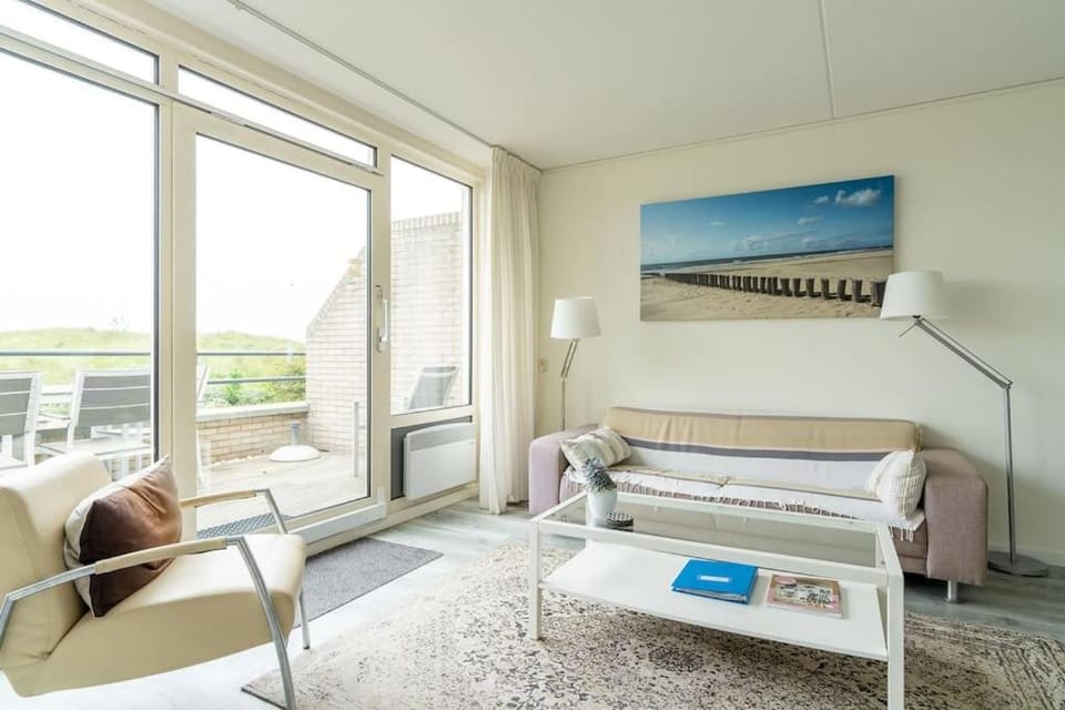 Toplocatie! Strand 300 meter en prachtig uitzicht op de duinen, no additional costs Apartment in Nes