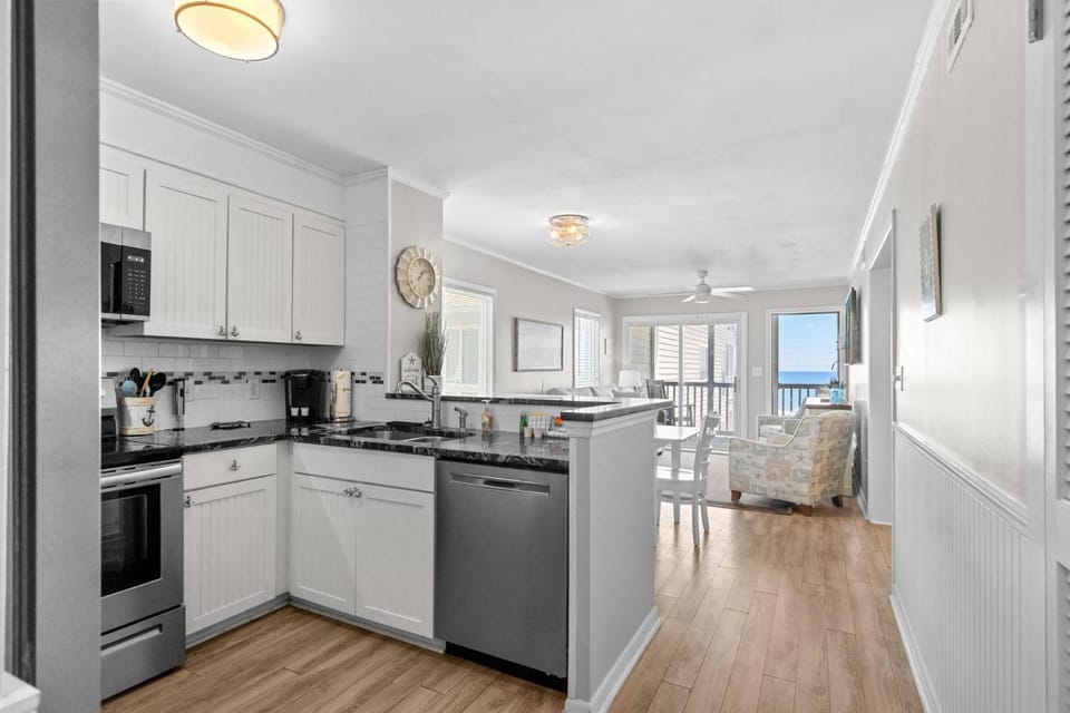 Pelican's Watch Cozy Oceanfront Unit 304 House in South Carolina