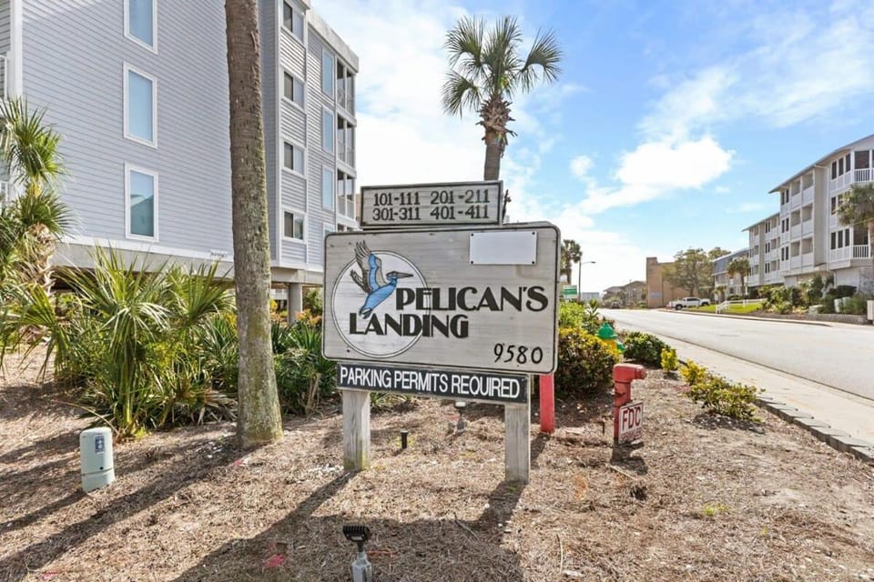 Pelican's Landing Breezy Oceanfront Unit 401 House in South Carolina