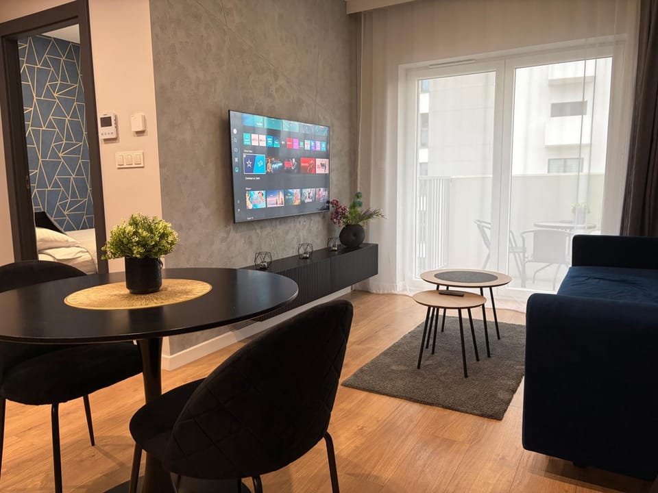 Living room, Dining area, Entertainment