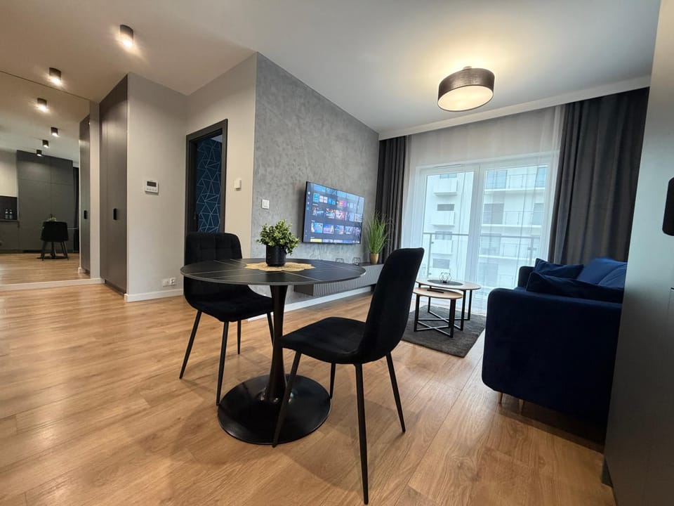 Living room, Dining area, Evening entertainment
