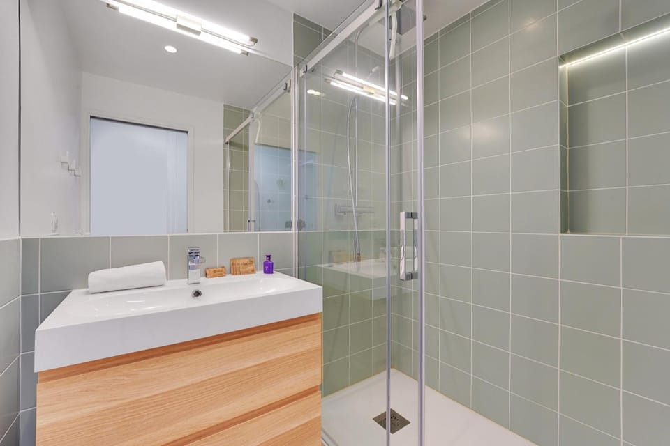 Bel appartement design proche Gare de Lyon, balcon Apartment in Paris