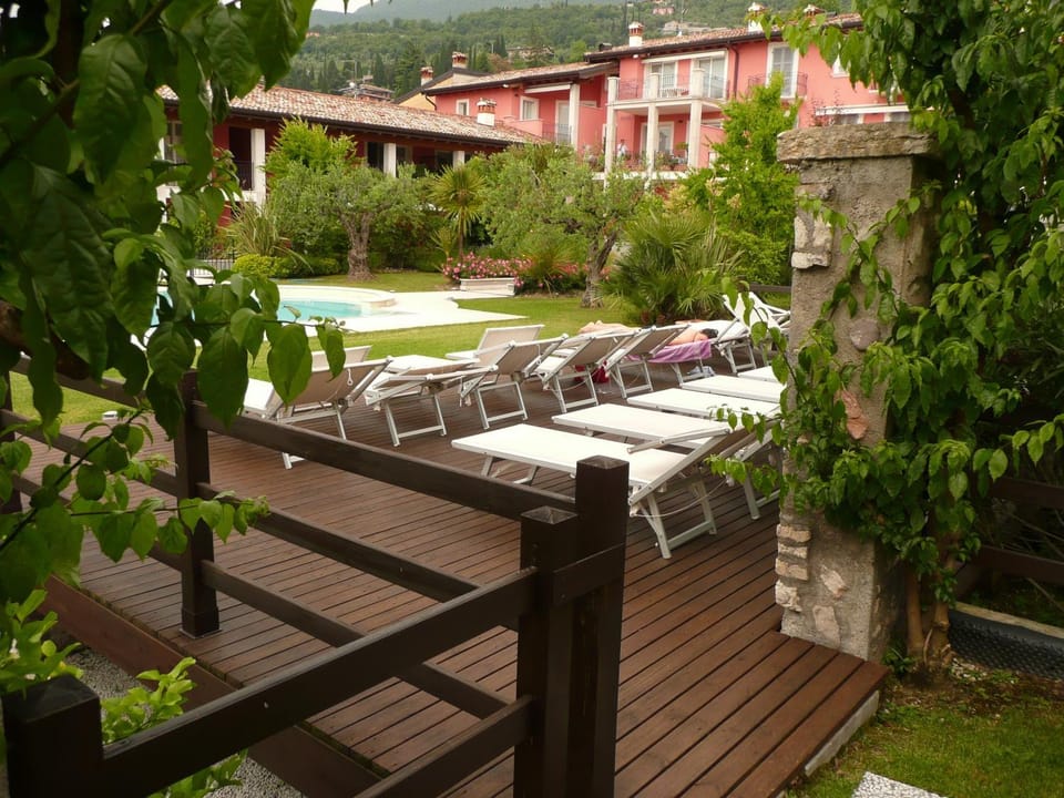 Facade/entrance, Solarium, Swimming pool, Swimming pool