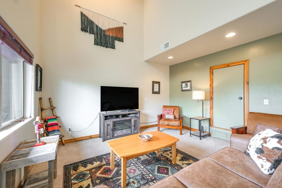 4 Mi to Dtwn Pagosa Springs: Condo w/ Balcony! House in Pagosa Springs