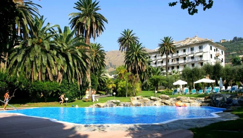 Property building, Day, Natural landscape, Garden, Garden view, Pool view, Swimming pool, sunbed