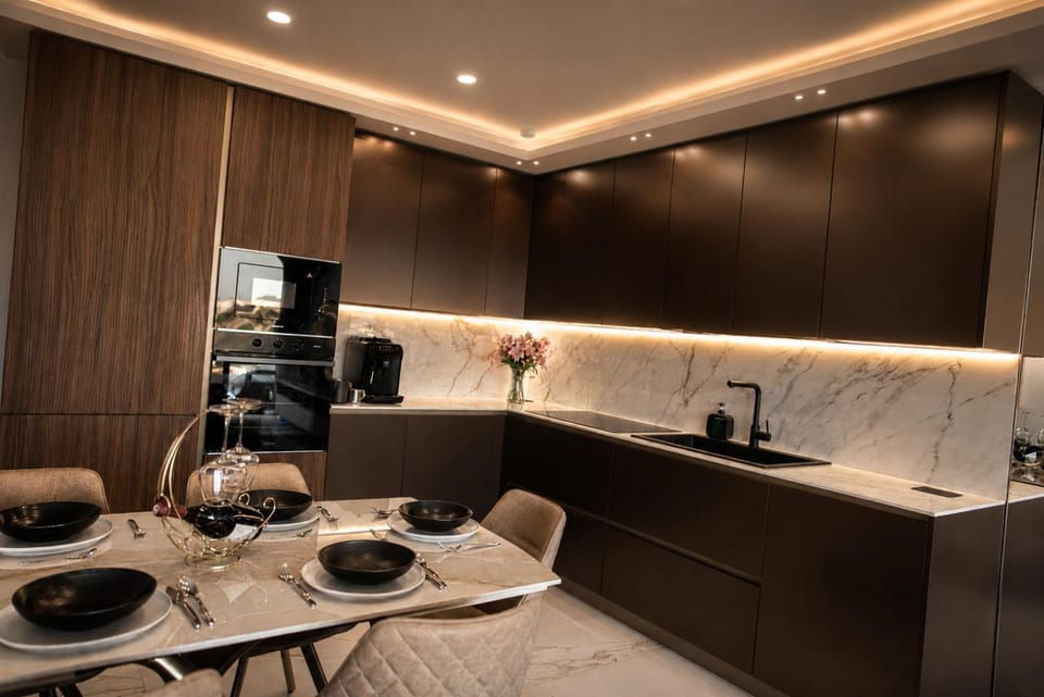 Dining area, dishwasher, microwave, oven, kitchen, air conditioner, air conditioner