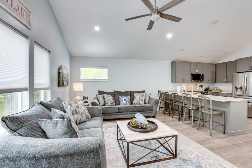 0.5 MI to Higgins Lake: Home w/ Fire Pit & Yard House in Michigan