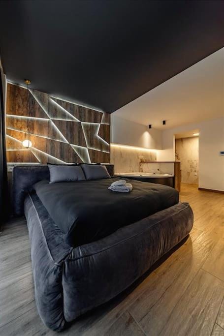 Bed, Living room, Photo of the whole room, Seating area, Bedroom
