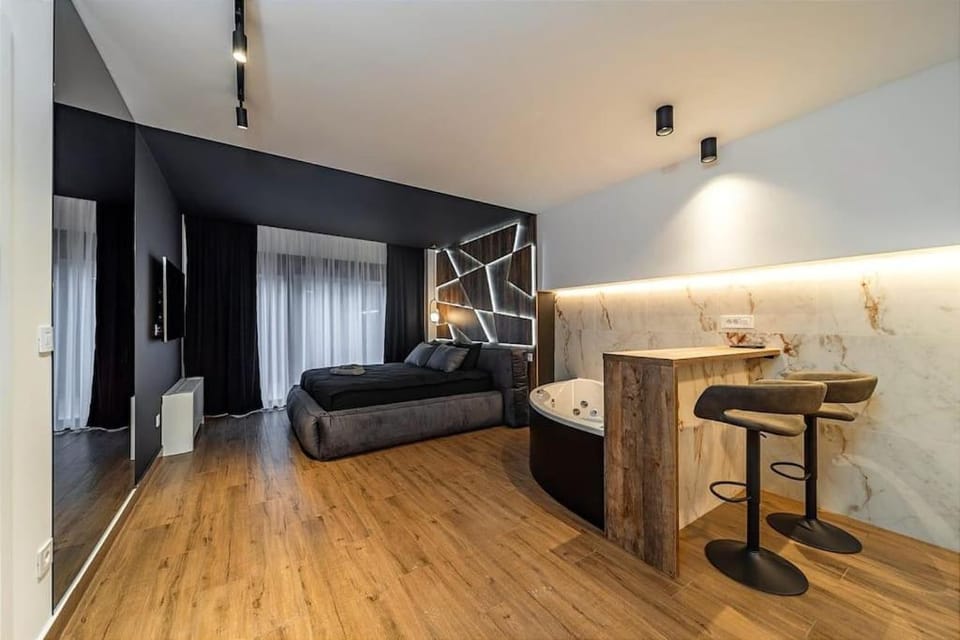 Bed, Living room, Photo of the whole room, Seating area, Bedroom