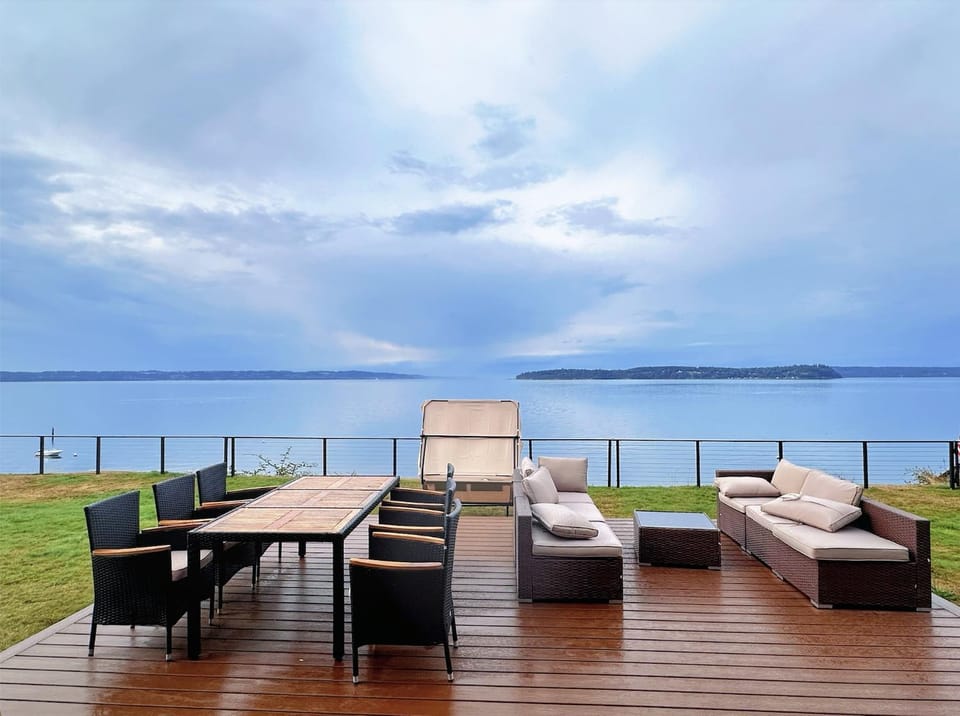 View (from property/room), Balcony/Terrace, Sea view, sunbed