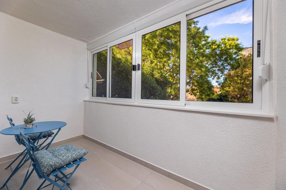 View (from property/room), Balcony/Terrace, Seating area