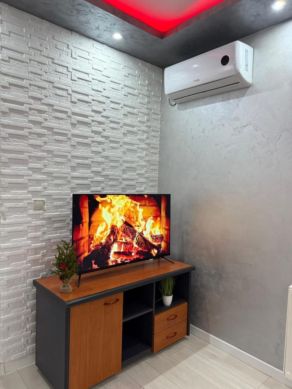 Communal lounge/ TV room, TV and multimedia, air conditioner