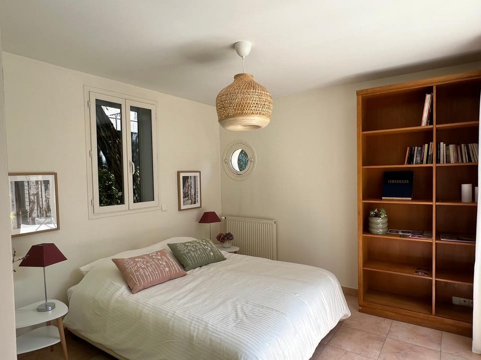 Studio avec grande terrasse proche du château de Versailles Apartment in Versailles