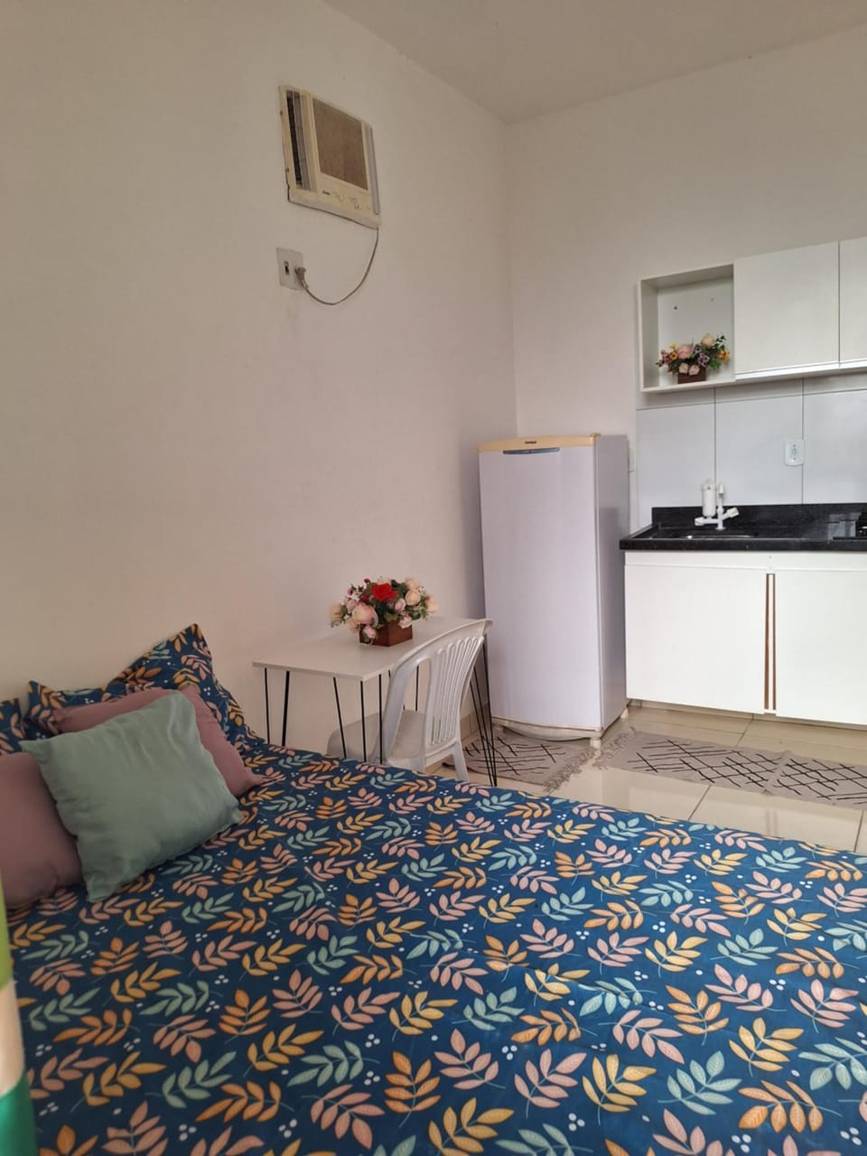 Bed, Kitchen or kitchenette, Bedroom, air conditioner