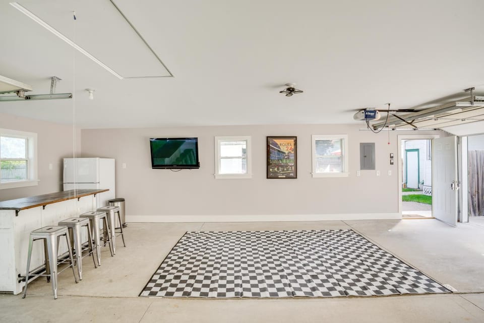 3 Mi to Road America: Spacious Elkhart Lake Home! House in Elkhart Lake